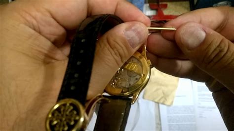 how to change Patek Philippe strap